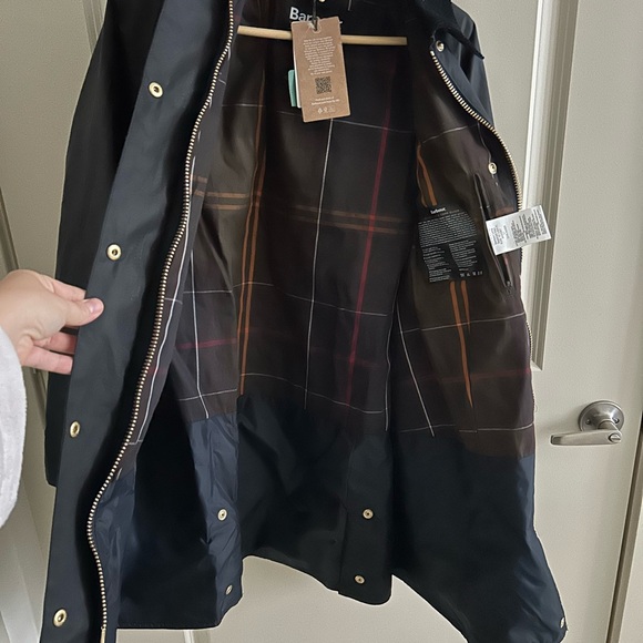 NEW! BARBOUR size 6 US Beadnell Long Wax Jacket Navy Blue Classic Tartan Gold - Picture 2 of 11